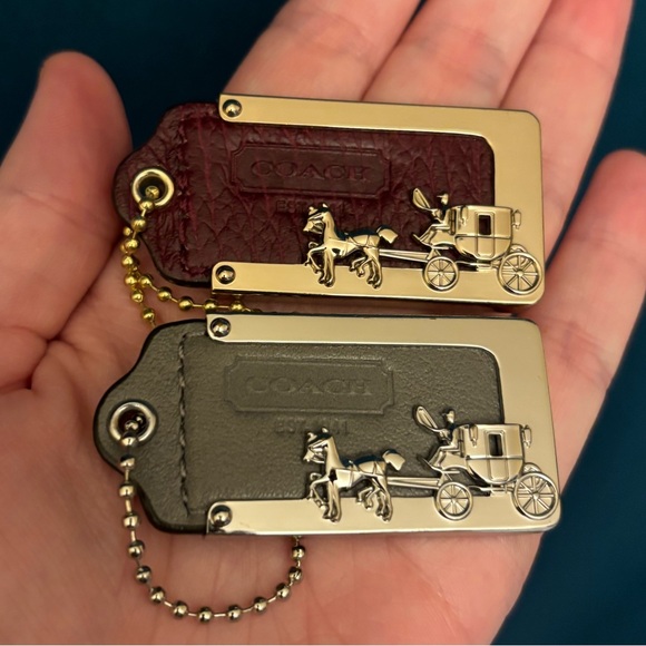 New RARE Pinnacle Madison Coach Horse & Carriage Hangtags in Gray & Maroon! - Picture 1 of 4